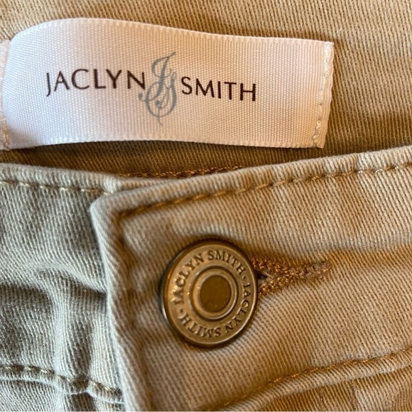 Jaclyn Smith khaki 5 pocket skinny jeans. She knows how to make you look great. - Picture 4 of 5